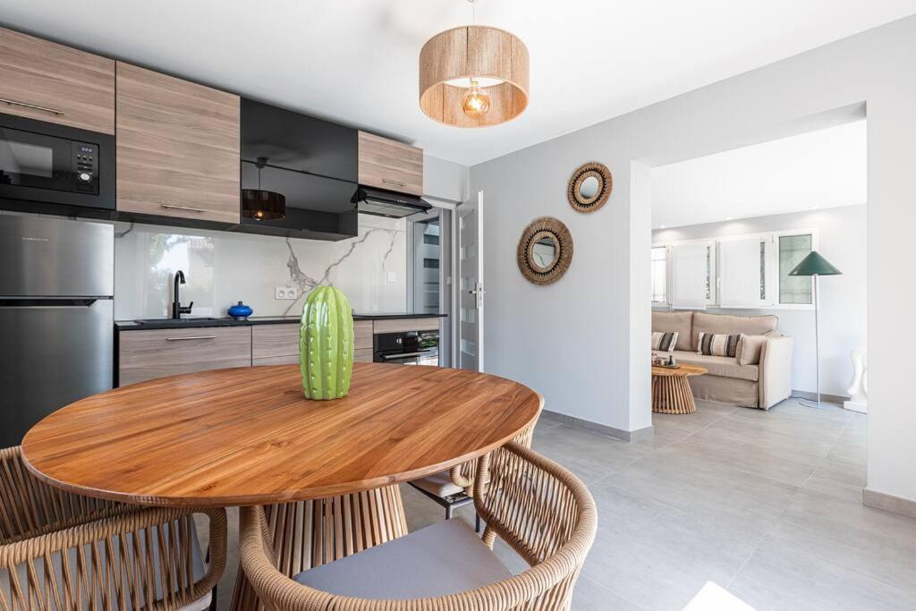 Maisonnette A 400m De La Holiday home *